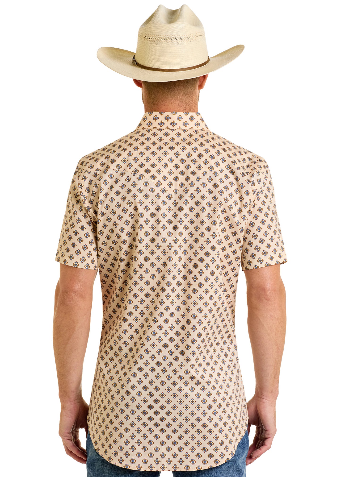 A man, seen from behind against a white background, wears a light cowboy hat and the Rock & Roll Denim Slim Fit Geo Aztec Print Short Sleeve Snap Shirt.