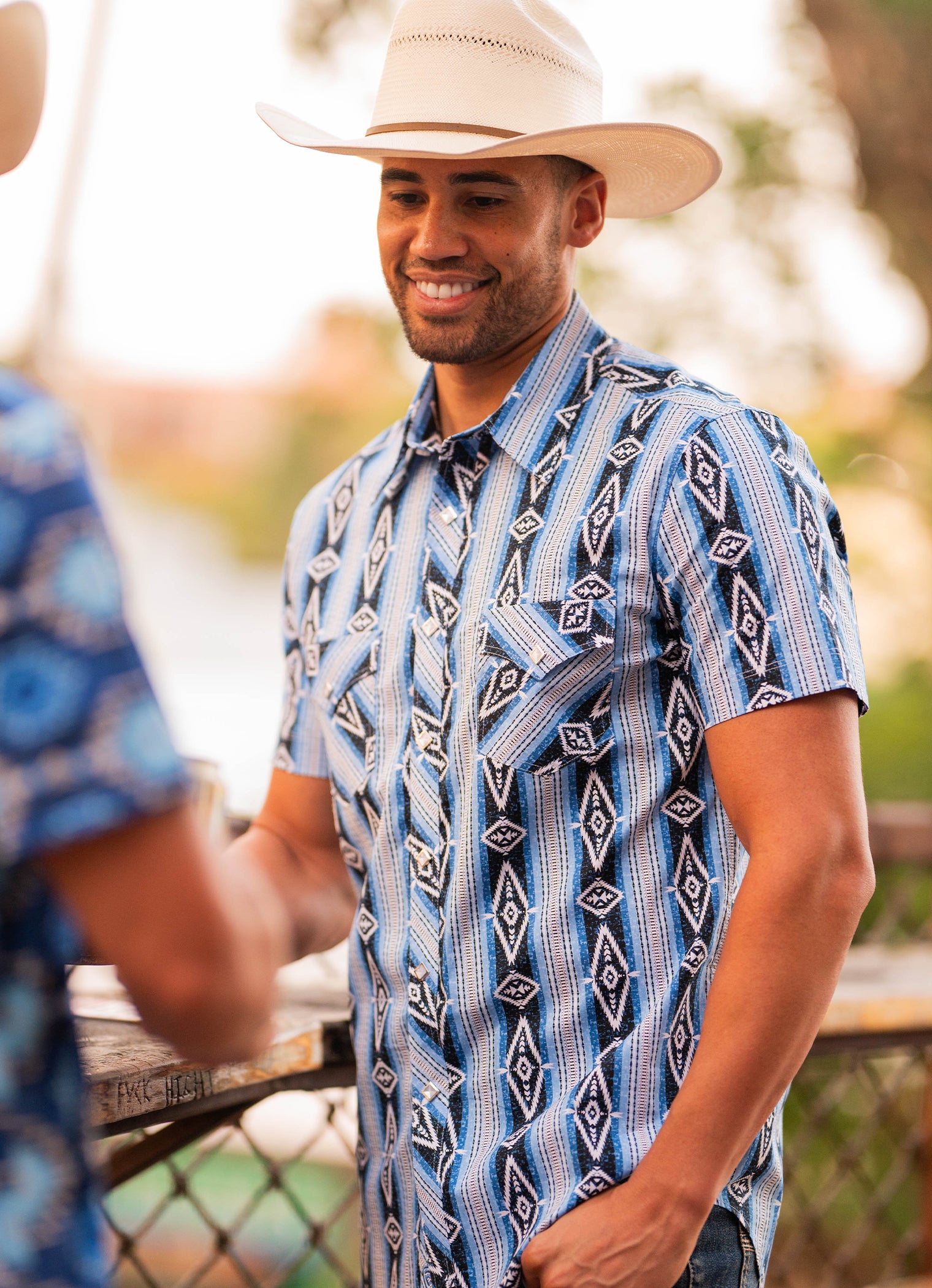 SLIM_FIT_VERTICAL_AZTEC_SHORT_