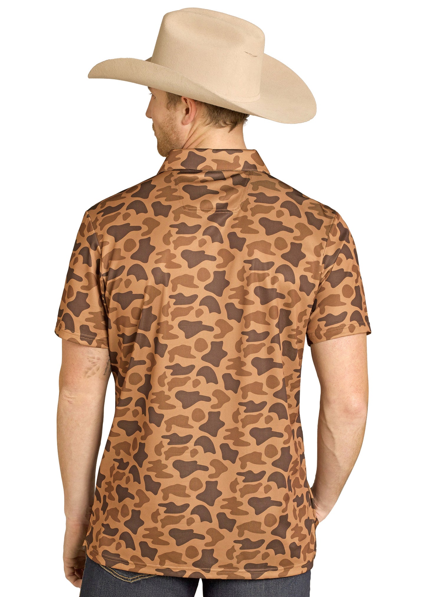 Person wearing a brown camouflage shirt and beige cowboy hat on a white background
